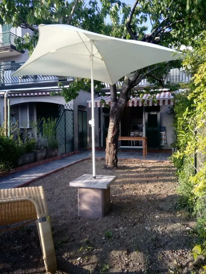Tigullio Vacations Il Ciliegio Apartment Leivi Italy